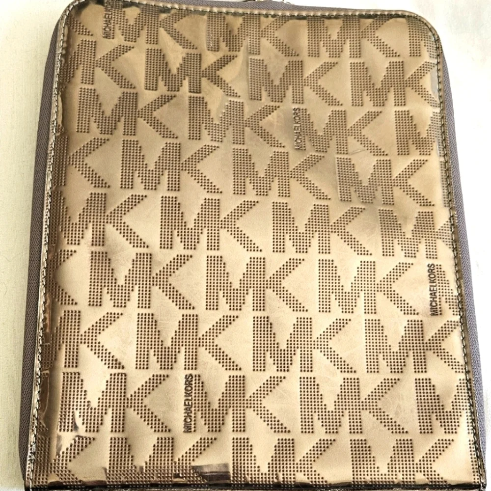 Michael Kors Tablet-IPad Case Zip Around 7